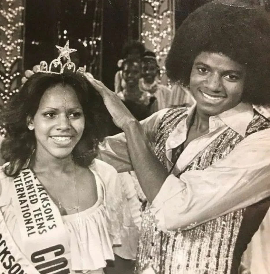 PYTHlNG's tweet photo. michael &amp; black women ♡︎ https://t.co/42hWco7Rp2