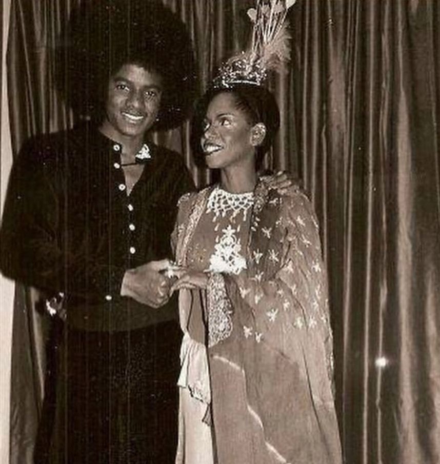 PYTHlNG's tweet photo. michael &amp; black women ♡︎ https://t.co/42hWco7Rp2