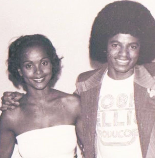 PYTHlNG's tweet photo. michael &amp; black women ♡︎ https://t.co/42hWco7Rp2