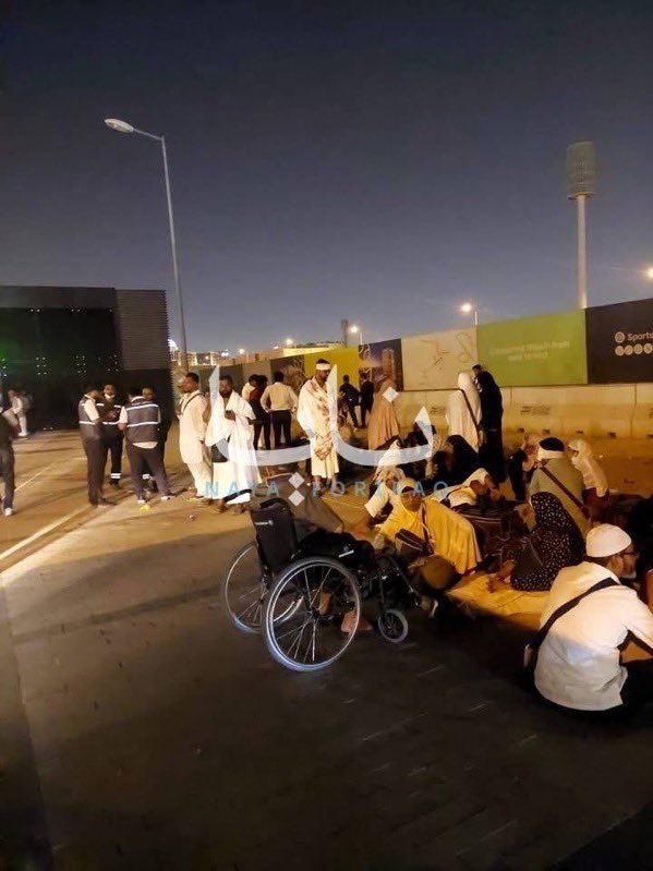 almohannam's tweet photo. اللّهُمّ عليك بالحوثيّيّن وبأعوان الحوثيّيّن.
اللّهُمّ إنّهم روّعوا الآمنين، واستهدفوا المُعتمرين، وقصدوا بالشرّ عبادك الصالحين.
اللّهُمّ انتقم منهم، وعجّل بهزمهم، وشرِّد بهم مَنْ خلفهم، وأدِر عليهم -وعلى كلّ ظالم- دوائر السوء يا عظيم.
آمين آمين آمين.
حسبُنا الله ونِعم الوكيل. https://t.co/OdqJDS00dX