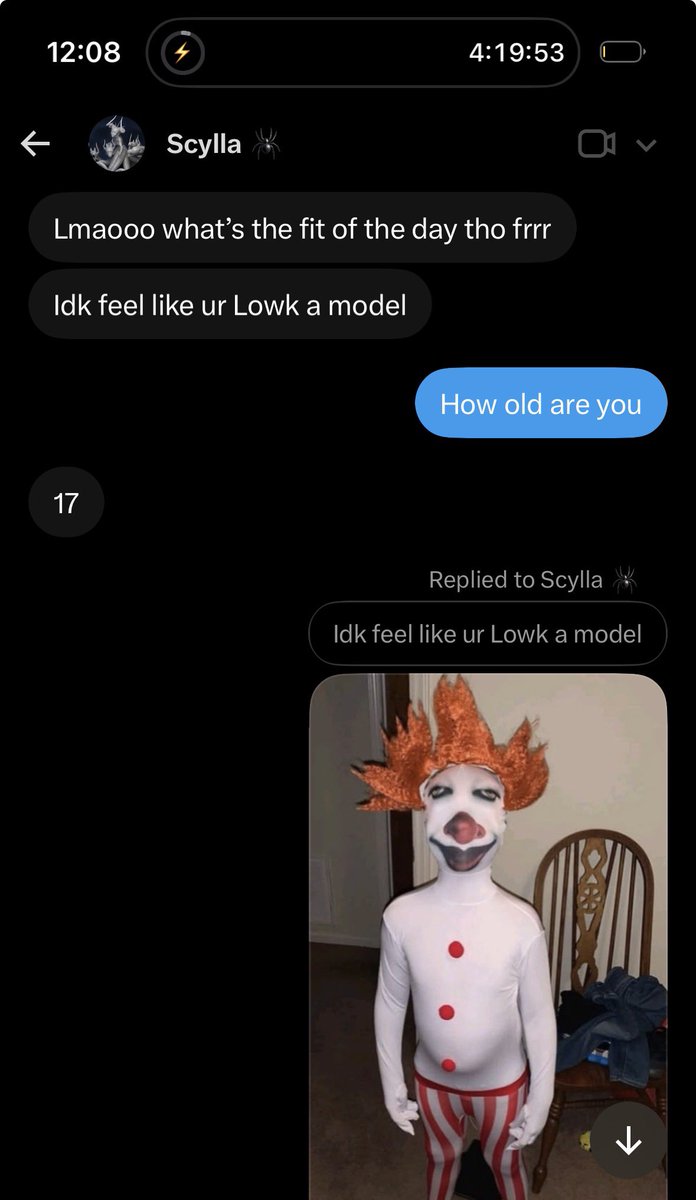 confettisoup's tweet photo. IM LAUGHING MY ASS OFF😭😭 https://t.co/qwMMbj5Aot