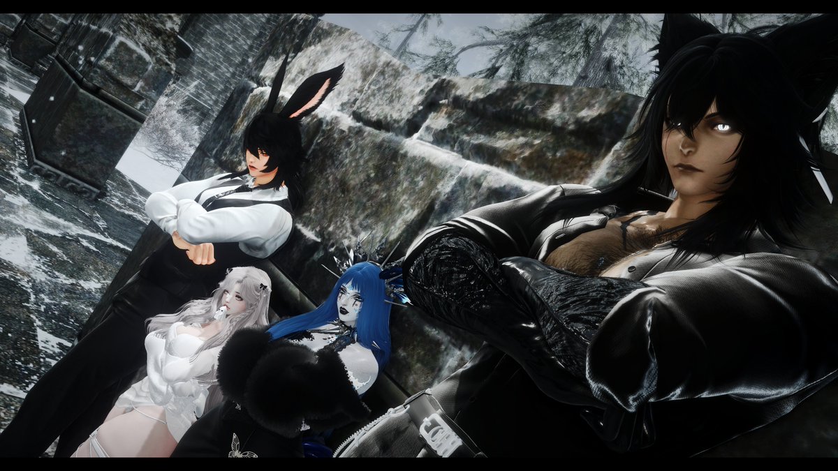 decayedbunnie's tweet photo. When your friends are afk so you gotta kidnap them in gpose
@chuuutie @Sneaky_ffxiv @xbungui
#gothbash https://t.co/A5ZvG8P6vV