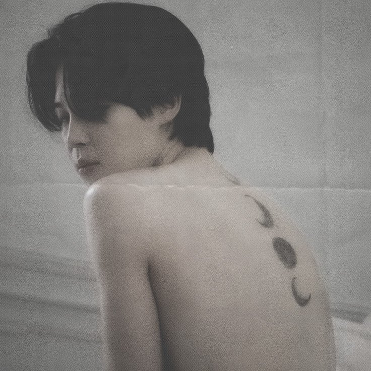 PJMPARK97's tweet photo. ㅤᅟᅟㅤᅟㅤ
ㅤㅤㅤ“   between the spotlight and the silence.”ㅤᅟᅟ

ㅤㅤㅤㅤㅤㅤㅤㅤㅤㅤㅤㅤnome: park jimin.
ㅤㅤㅤㅤㅤㅤㅤㅤidade: 20 anos.
ㅤㅤㅤㅤㅤㅤㅤㅤnascimento: 13 de outubro de 2005.
ㅤㅤㅤㅤㅤㅤㅤㅤsigno: libra.
ㅤㅤㅤㅤㅤㅤㅤㅤnacionalidade: sul-coreana e francesa. https://t.co/ydqIMHPxHo