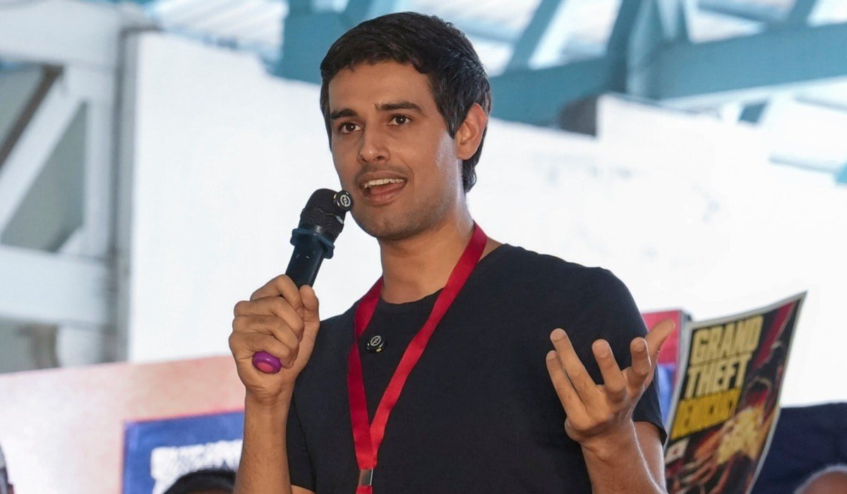 NotYourLawyer__'s tweet photo. You may hate him, criticize him, or abuse him, but you cannot deny one thing.

This man has enormous influence on social media. 💀💀

#DhruvRathee https://t.co/woz3281Zli