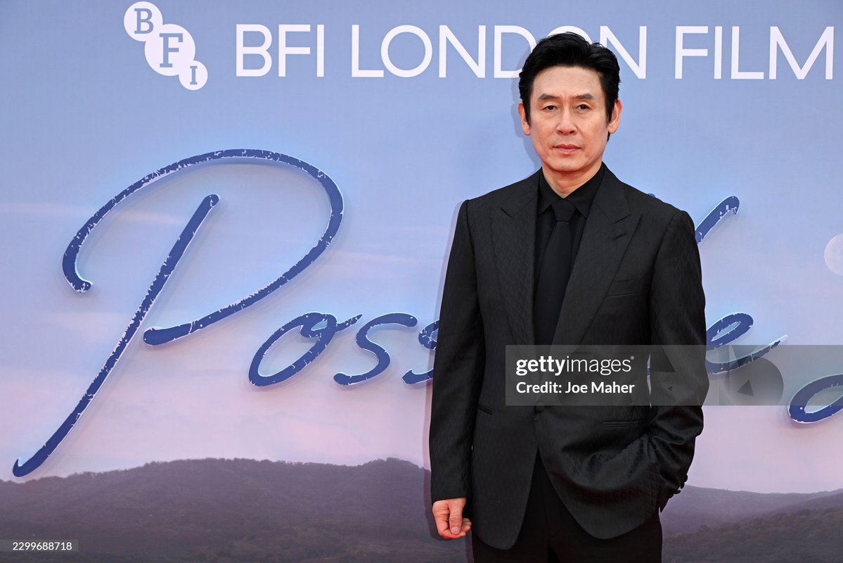 SKGVietnamfan's tweet photo. [BFI70] POSSIBLE LOVE - GALA 101126

Sul Kyung Gu attends the "Possible Love" Gala during the 70th BFI London Film Festival ✨

#sulkyunggu #설경구 #possiblelove #가능한사랑 #londonfilmfestival https://t.co/WdkaE1LfEV