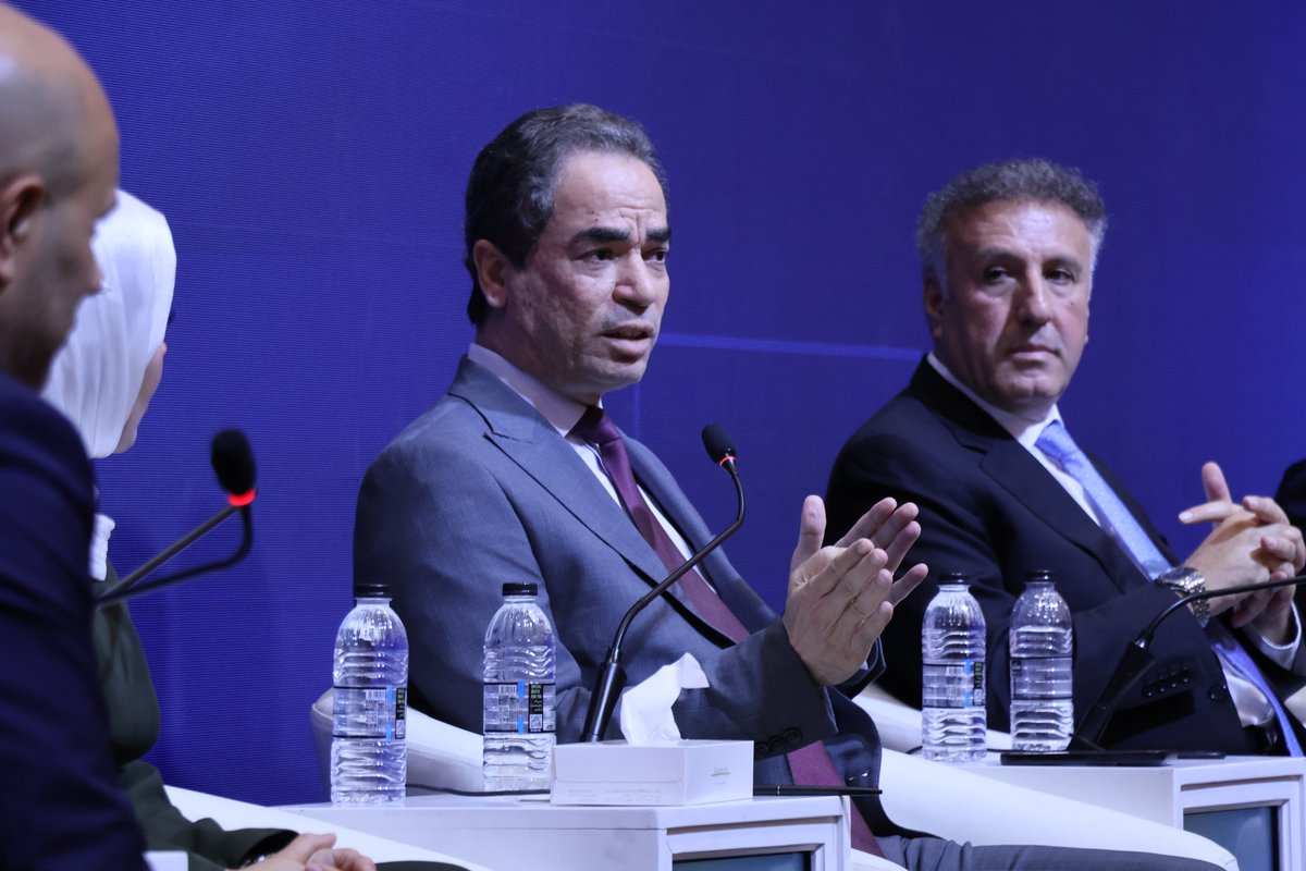 fmcforum2026's tweet photo. شدد رئيس الهيئة الوطنية للإعلام أحمد المسلماني، في كلمته بـ ملتقى الإعلام والاتصال، على أن الاستسلام لليأس من مستقبل الأمة يرتقي إلى مرتبة الخيانة، داعياً إلى ضرورة إطلاق وإنشاء مشروع عربي موحد ينهض بالطاقات العربية ويستجيب لمتطلبات المرحلة.
#FMCfourm4 #صحافة_المستقبل #سرد_رقمي https://t.co/cJlGQIciFf
