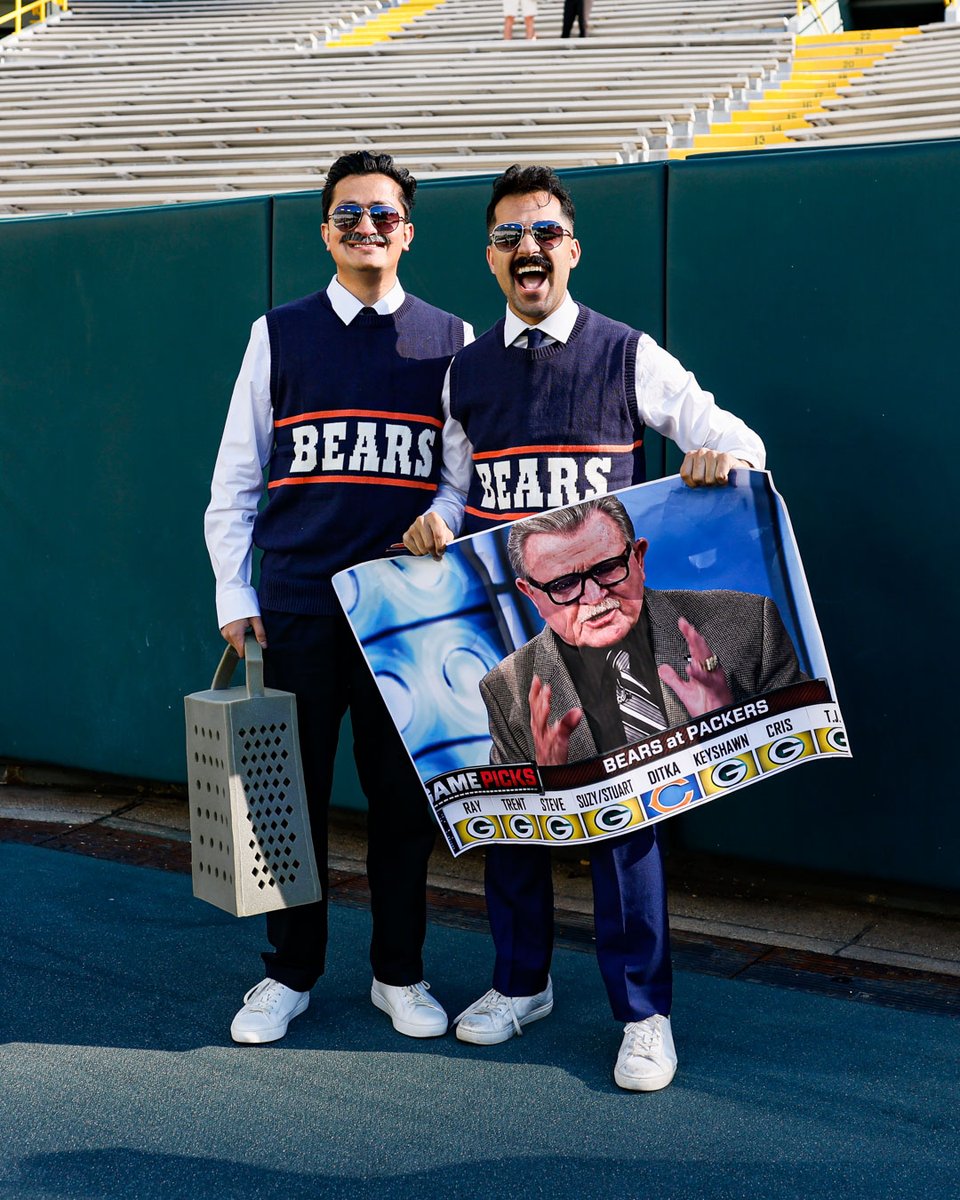 ChicagoBears's tweet photo. Da legend lives on https://t.co/6QBuptvwsv