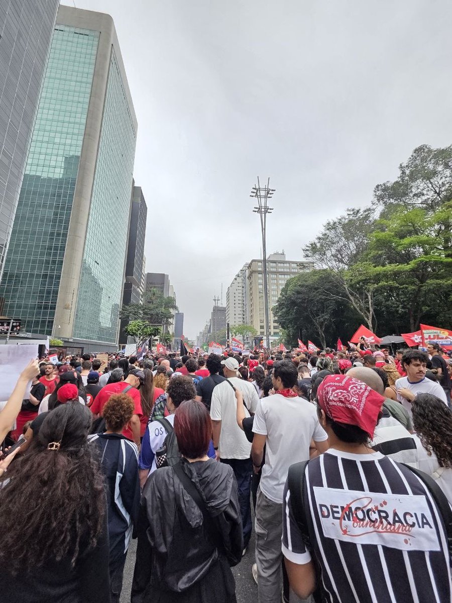 BARMYSTREAM's tweet photo. BARMYSTREAM PRESENTE ❤️⭐️

#FandomsNoMasp
#FandomsComLula
#LULANAPAULISTA 
#ArmyNasUrnas 
#PolitizARMY https://t.co/M8eSW001wn