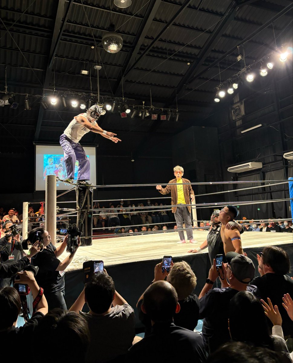 kiwuiii's tweet photo. オッサンタイガー飛んだの美しかったな
#新根室プロレス20th
#新根室プロレス https://t.co/diqpVkLCHG
