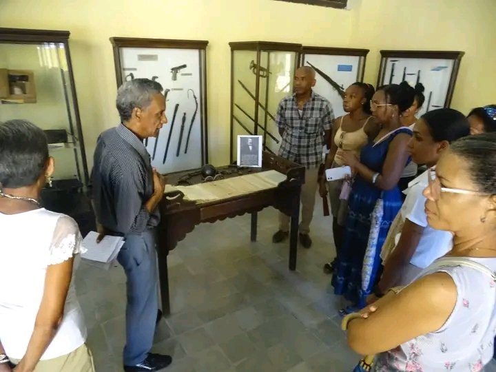 GuantanamoCulto's tweet photo. Desde el Museo Provincial de #Guantánamo, inauguración de la muestra expositiva: "Abolición, Independencia e Historia", con el auspicio del Centro Provincial de Patrimonio, como parte del día inaugural de la #JornadaDeLaCulturaCubana en el territorio. https://t.co/N16qeBDNRq