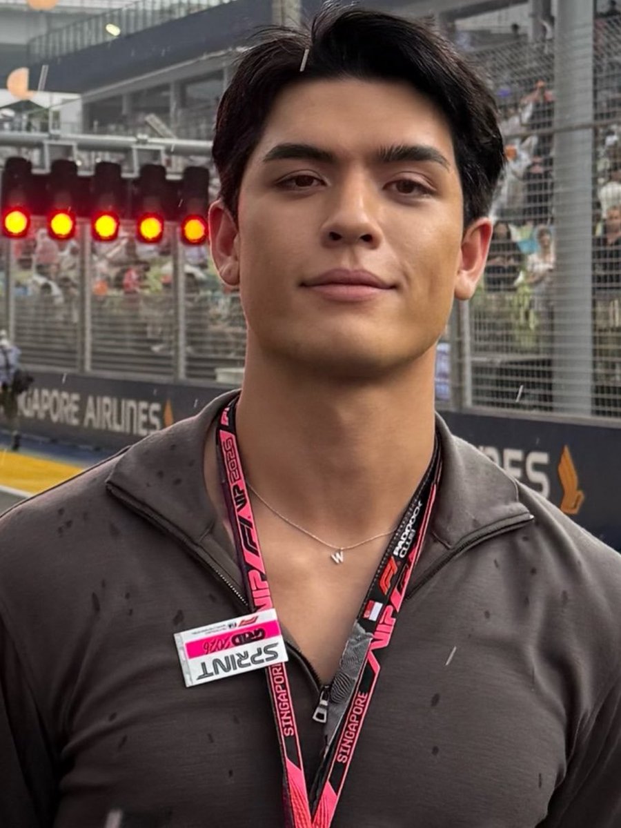 jgtanidle's tweet photo. How is he so fine ?????? https://t.co/zIcswgliBG