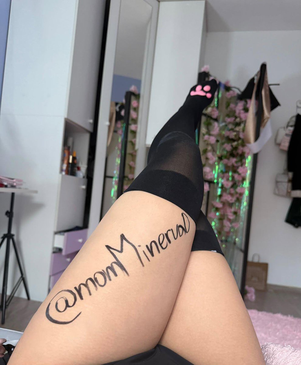 momMinerva0's tweet photo. Do you like thighs? https://t.co/wPe24bo9gp