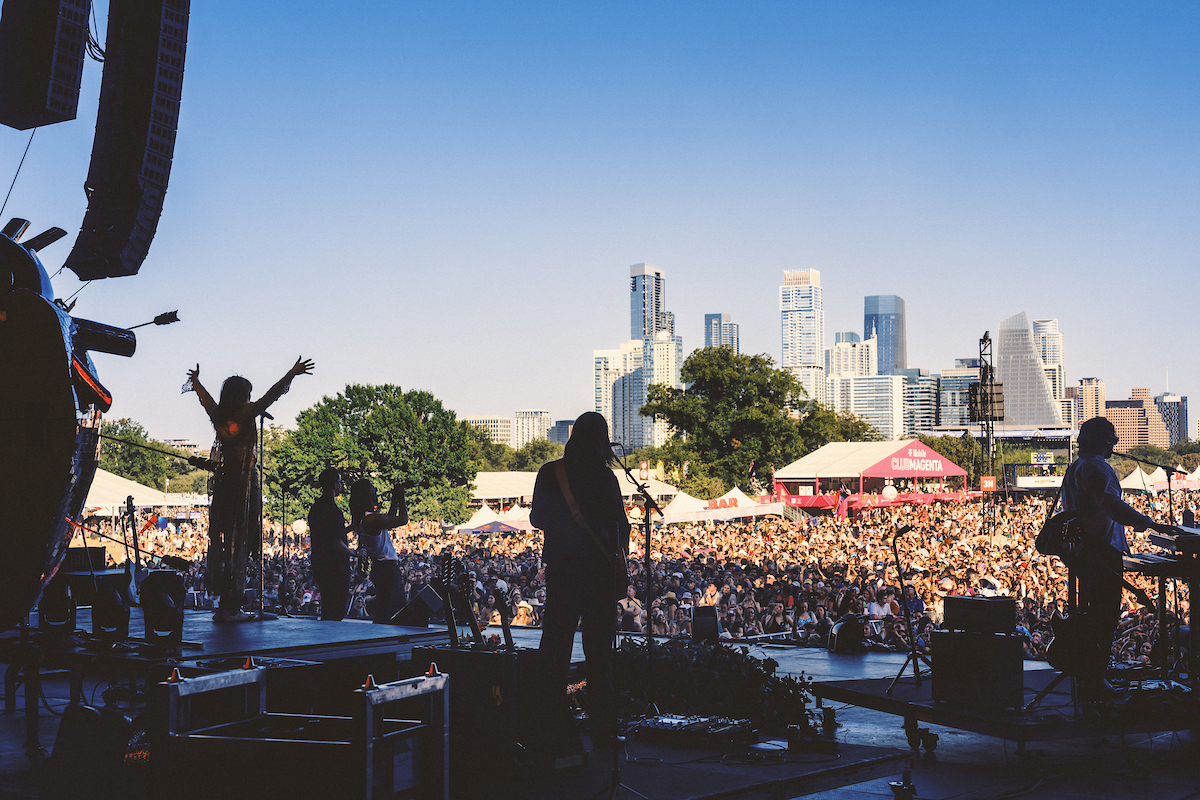 aclfestival's tweet photo. How lucky we are to love @sukiwaterhouse 

📸: Dusana Karam https://t.co/wfOrDcXlxc