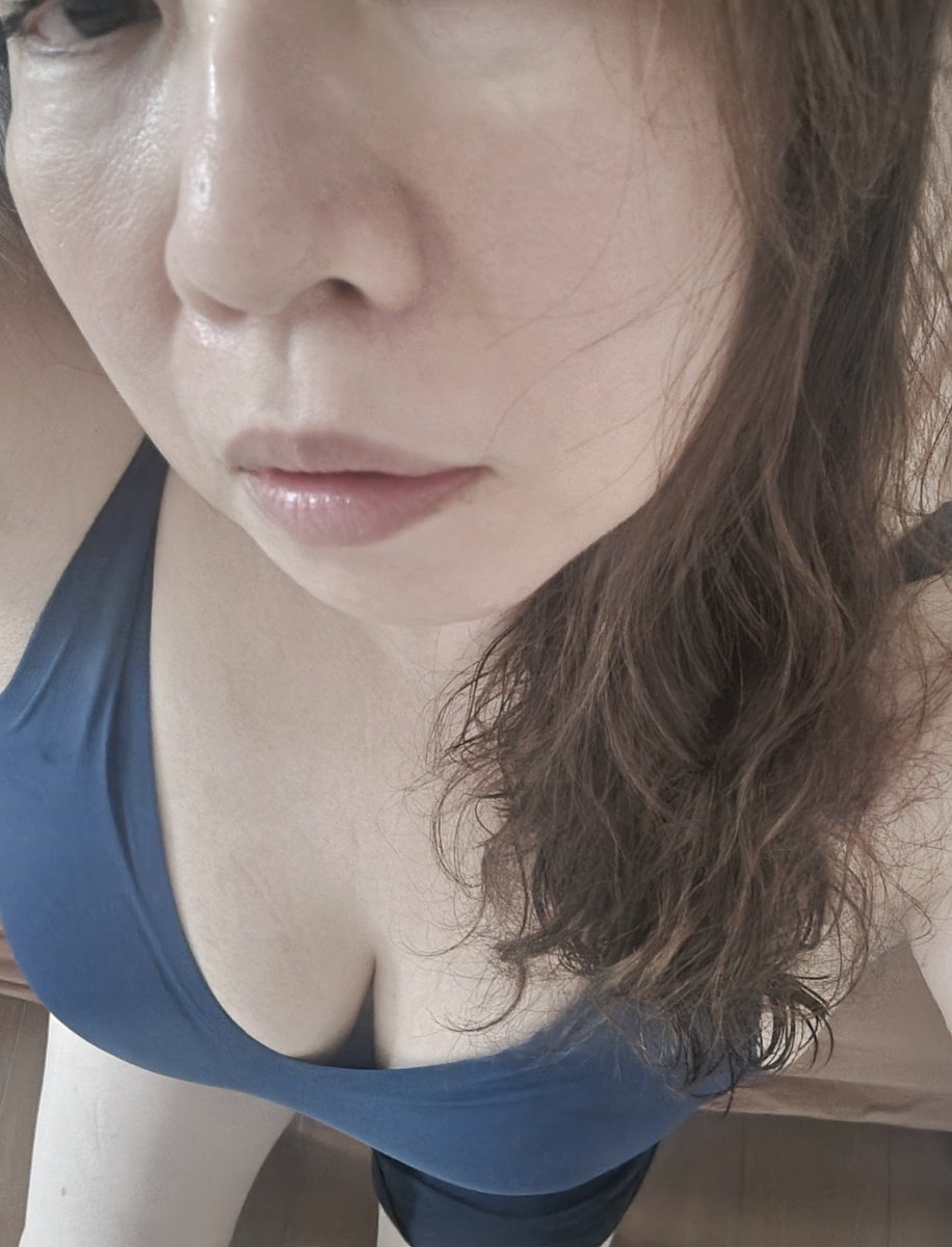 aco2_dom's tweet photo. 酔ってるるるん

頑張って
シャワー浴びてきた

大して飲んでないけど
疲れてると回る
ドライヤー
もう適当
誰か
何とかしてくれい

すっぴんで
1発撮りを
勢いで投稿する
謎テンション(´ᗜ`*)ｱﾊﾊ

明日朝にはきっと削除する笑 https://t.co/gki78AGlgc