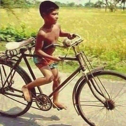 extratimehub5's tweet photo. I’m I the only person that  doesn’t know how to ride a bicycle https://t.co/vmRQ455VUz