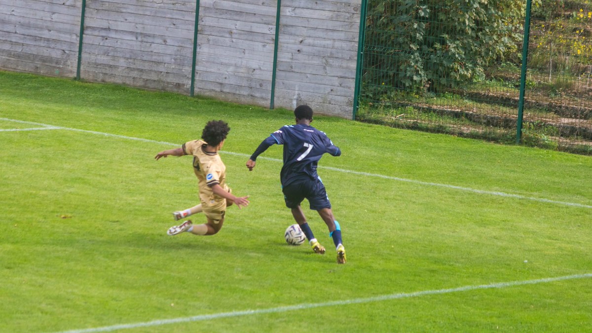 Vahal18's tweet photo. Tadam, moi passion : Continuer de tester la photo de foot !

@HAC_Foot  🆚 @AmiensSC en @U19NATIONAL  ⚽️

📍 Stade de la Cavée Verte

#HAC #HACU19 #HavreAC #CielEtMarine #ClubDoyen
#AmiensSC #AmiensSCU19
#U19Nat #U19National #Football #U19Football #U19 https://t.co/8tTwo6qAVs
