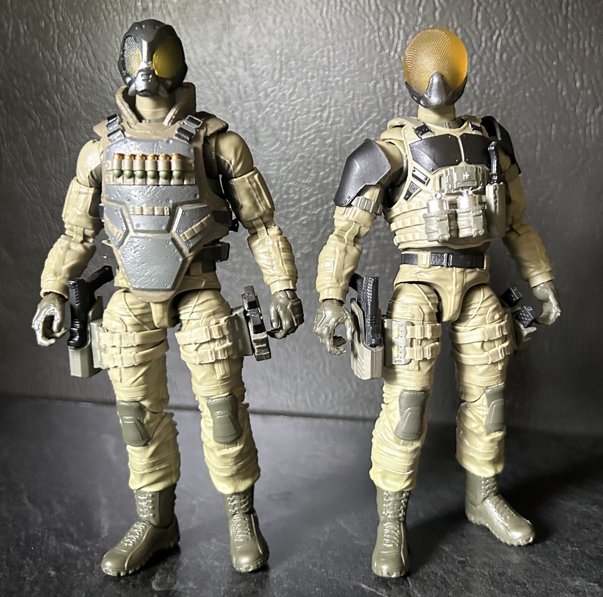 ComicsInvictus's tweet photo. #Kitbash #valaverse #actionforce

Shortage of Bad Guys, No Problem

The Swarm heads look great on the Raider Battalion trooper body. https://t.co/bMoibumdCv