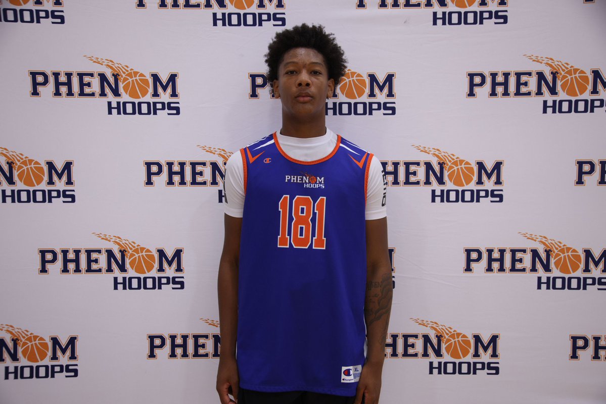 ty1ewis's tweet photo. 6’6” 2030 Major Howell - strong, athletic wing and a matchup nightmare. Excels getting downhill and uses his body well on drives to finish through contact. Also has the ability to knock down shots from the perimeter. Uses his strength & athleticism to guard multiple positions on the floor. #NCFreshman40 @Major_howelljr3