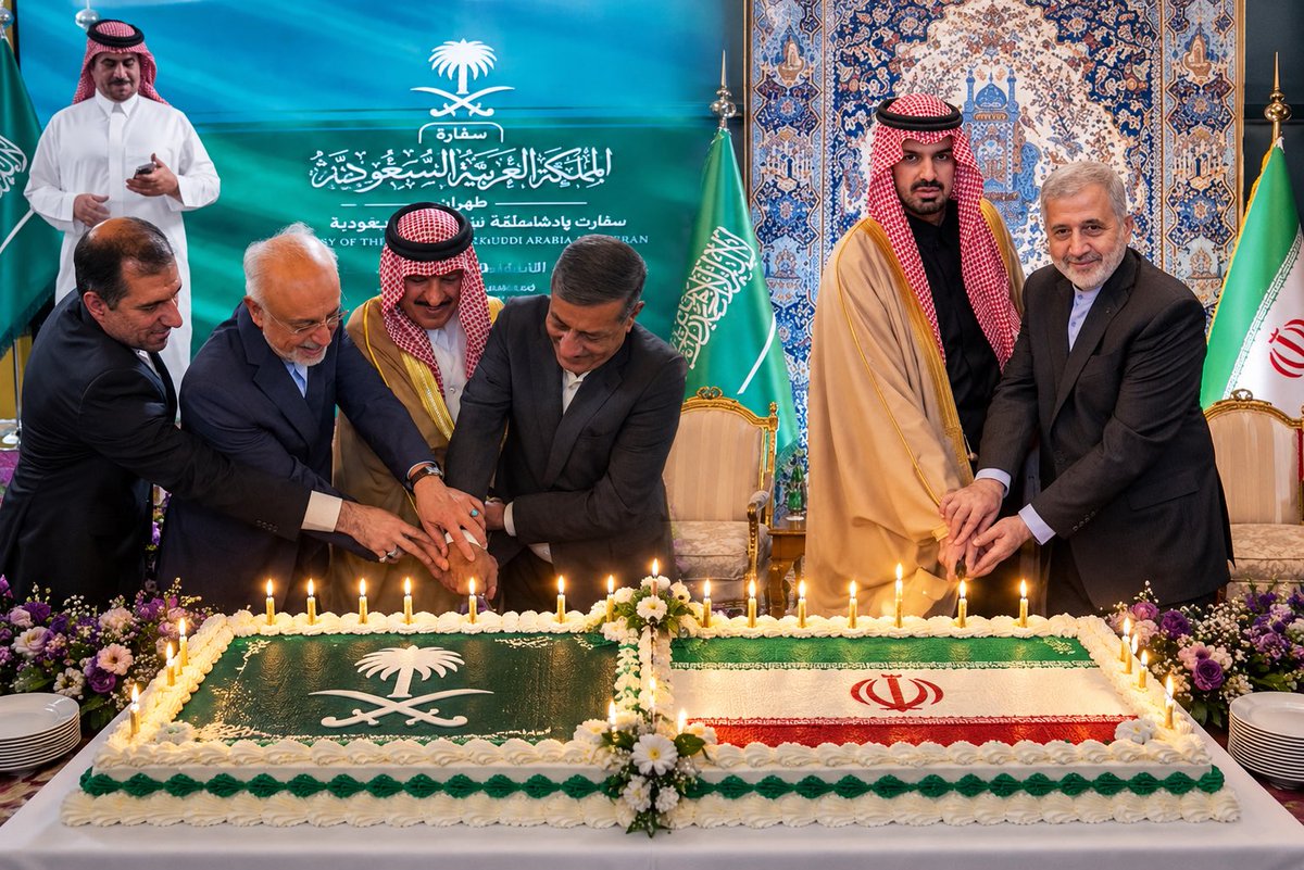 al7osani1985's tweet photo. @k_89yo @uae_parza اللي يخون 🤣🤣🤣 الاستشراف لعبتكم يا خونه https://t.co/jXqmuRuxqb