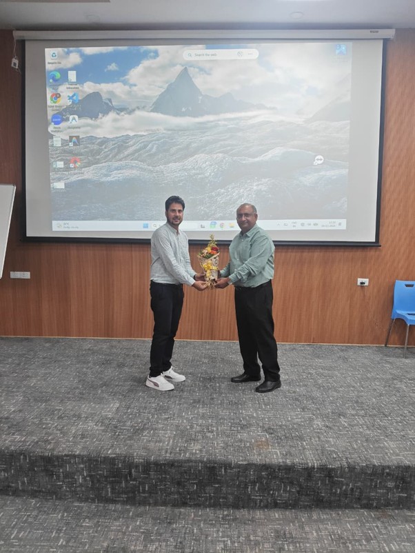 IIIT_Pune's tweet photo. Micro-Credits on Software Engineering @IIIT_Pune!

Mr. Rahul Kumar Gupta, VP – Digital Engineering, @IncedoInc delivered a two-day session on AI agents &amp; Agentic AI, Hands-on Agent-Based Dev using Visual Studio, and Career prep &amp; industry expectations!

#SDG4 #SDG8 #SDG9 #SDG17 https://t.co/evYnaHIpdE