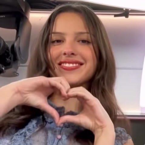Stexstexx's tweet photo. Today is national coming out day!!🥰 Everyone deserves to be their true selves and for the people who havent had a safe space to come out i hope u know that u are loved!!!🫶 I hope we can get to a time where everyone can be accepted for who they are!!💗💗 https://t.co/a2dqibMLgY