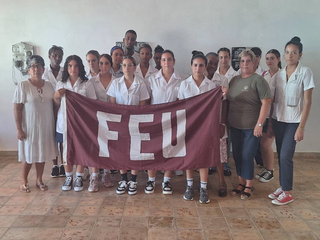 DFP_FCM_Mayabeq's tweet photo. La Galeria de Arte del municipio de Melena del Sur fue emotivo escenario para el Acto de inicio a la #FEUCuba de los edtudiantes de nuevo ingreso de Ciencias Médicas de #Mayabeque en ese territorio. Felicidades. https://t.co/Z8AYB0P3vZ