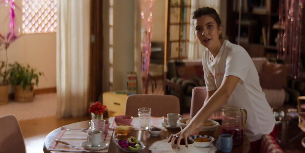 loquincherbourg's tweet photo. pov: você acorda e encontra a alanis fazendo um café da manhã especial . https://t.co/adpnMrbAhY