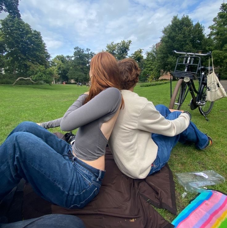 WidowedNatasha's tweet photo. MadWise taking their quiet time, together, whenever there is some social event, which they have to attend. They spent a quarter of the reception of Jonathan’s wedding sitting on a rotting dock and half of the summer reunion pretending not to know anybody. https://t.co/Uzvi04Whwh