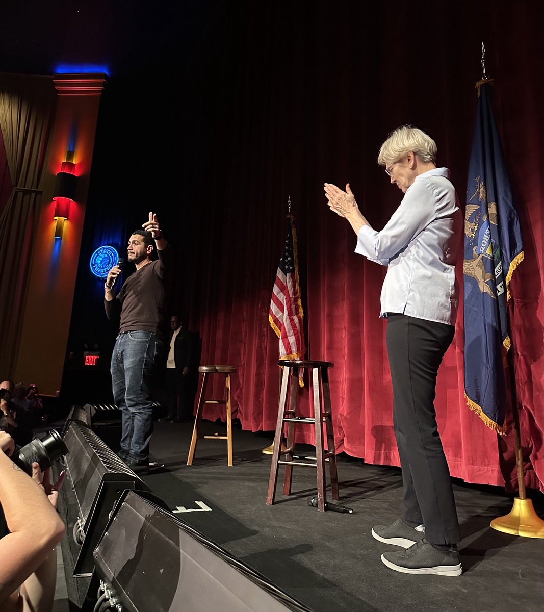 ewarren tweet picture