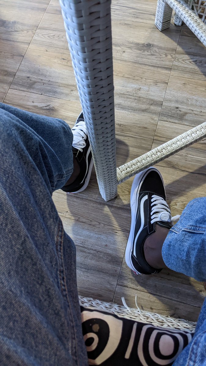 Rugwiro_rw's tweet photo. Quote This with the shoes you’re wearing RIGHT NOW!😭😂

Me: https://t.co/WskKIyKyi8