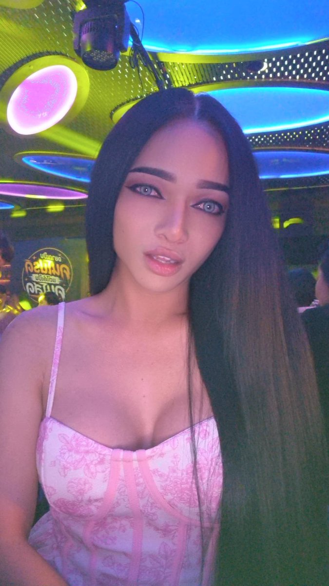 satceen's tweet photo. #ladyboy_Bahrain https://t.co/CGsNCUaqPX