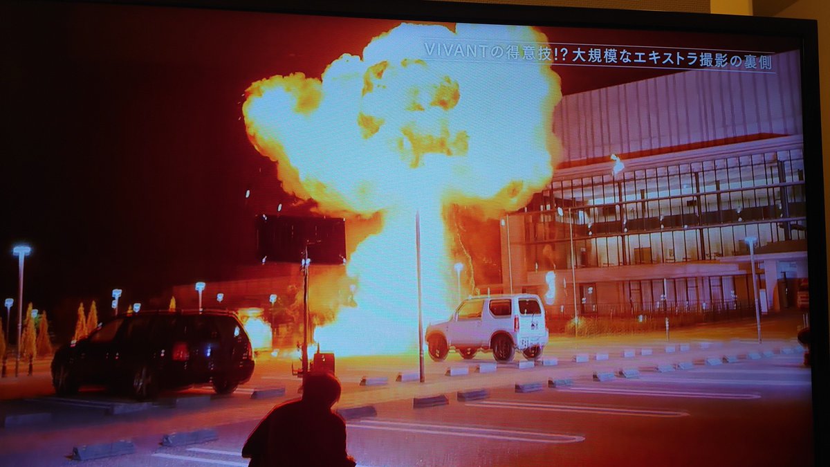 Mastygroove's tweet photo. 以外と空の明るさは近いかな…と思ったけどその他の明るさが段違いだったわ… https://t.co/oInq5BbwbO