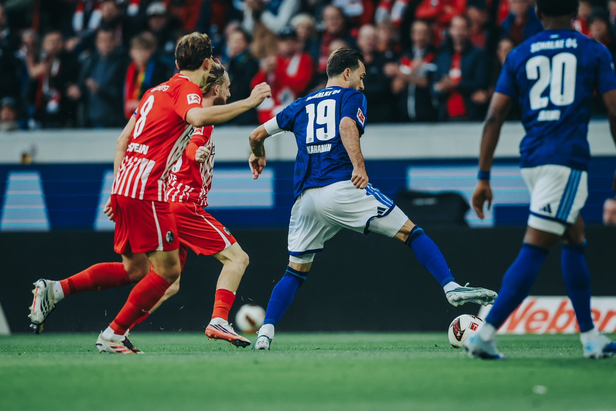 s04's tweet photo. Rein in Halbzeit 2⃣ NUR DER S04!

⏱️ 46' | #SCFS04 1:1 | #S04 https://t.co/3KtxNws9Bk
