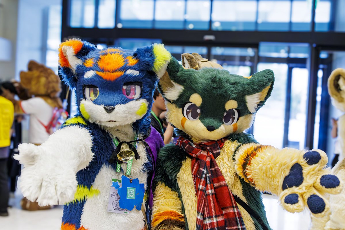 kjms903's tweet photo. ポちゃんにブースを任せて遊んでいる2匹

#퍼레이드2026 #furraid #furraid2026 https://t.co/9mG6KMBJH9