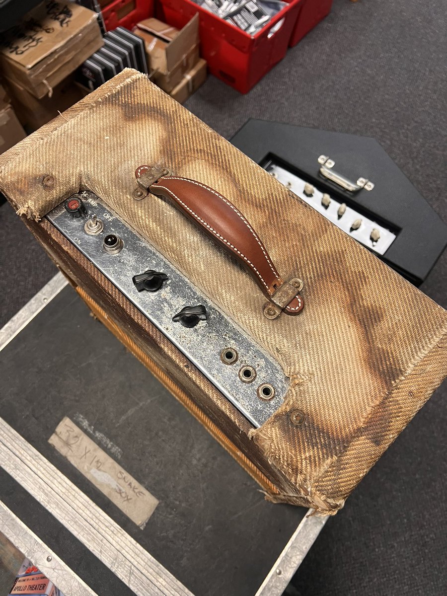 FU_Tone's tweet photo. This is fun! 67 Tele, 57 Harvard, WEM Tape Delay. #futone #vintagegear #telecaster #fendertele https://t.co/47J6qjc0za
