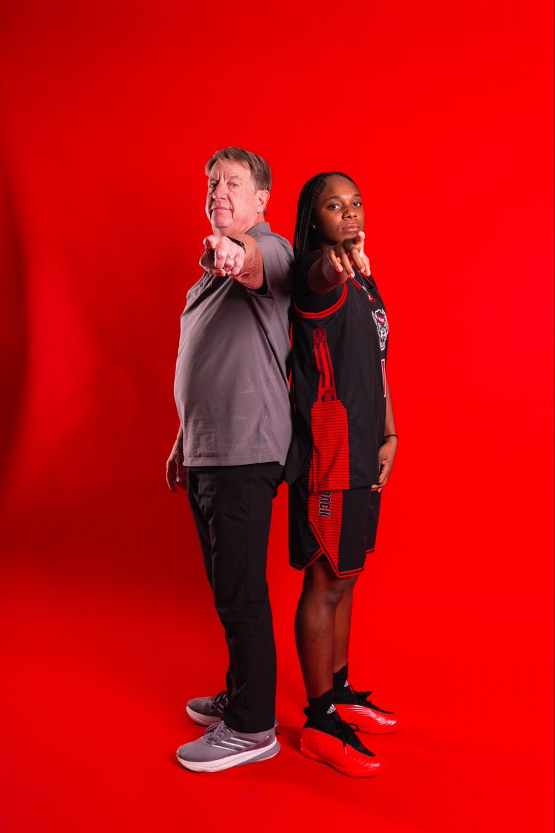 Shiftychance1's tweet photo. Wolfpack nation, this the one ? 🐺 #Gopack 🐺 https://t.co/18J0q2O0R4