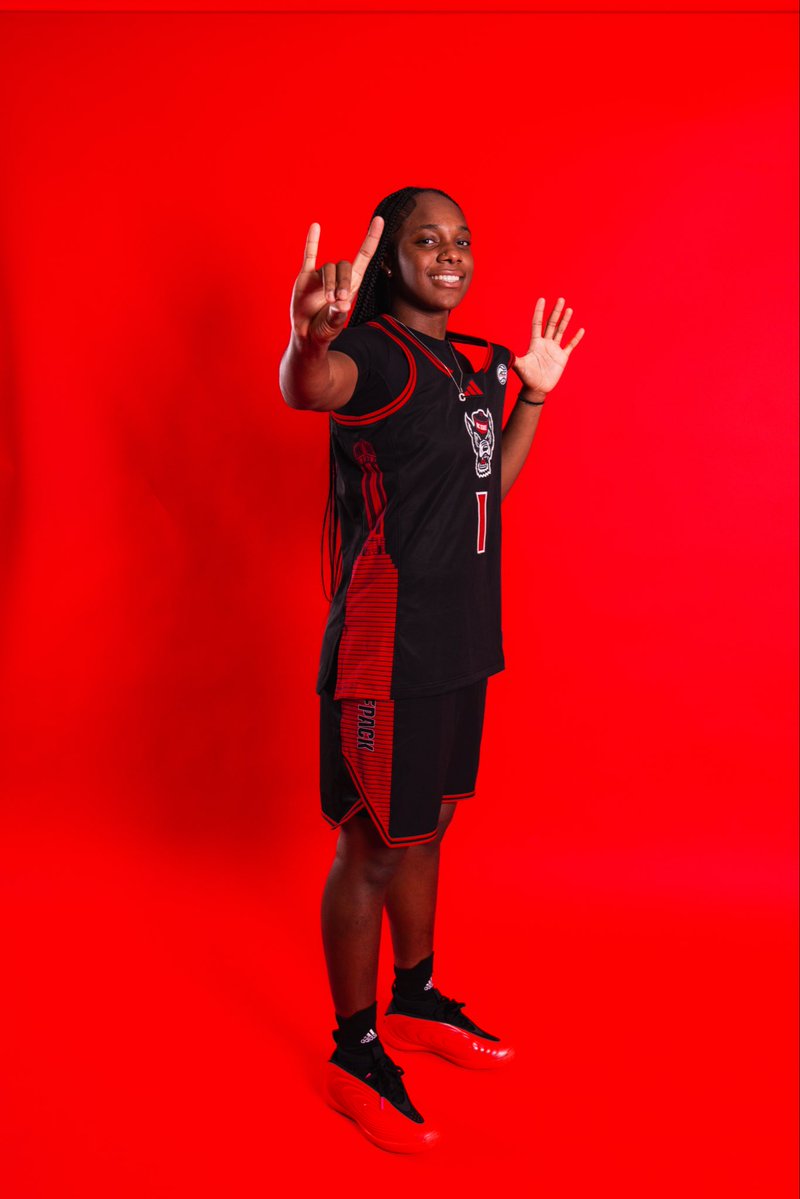 Shiftychance1's tweet photo. Wolfpack nation, this the one ? 🐺 #Gopack 🐺 https://t.co/18J0q2O0R4