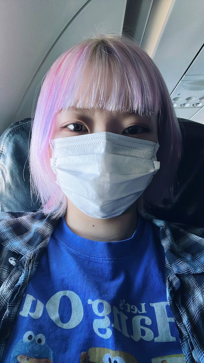 halca77's tweet photo. 行きの飛行機が珍しく寒かった時の写真載せ忘れてた https://t.co/x4Xg7WhKub