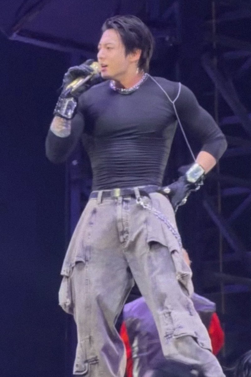 ijbolmystique's tweet photo. Jungkook was the MOST FOLLOWED K-pop artist on Oct11 after going VIRAL for his ridiculously toned, muscular, athletic, DROOL-WORTHY BODY at BTS’s concert, Lima

AND THAT’S NOT ALL—HE ALSO MADE HIS ANTI ASSES BURN AND CRY LIKE THEY’D BEEN FED MEXICO’S FIERY HABANERO PEPPERS.😭🌶️🔥 https://t.co/gGWJCpQyeo