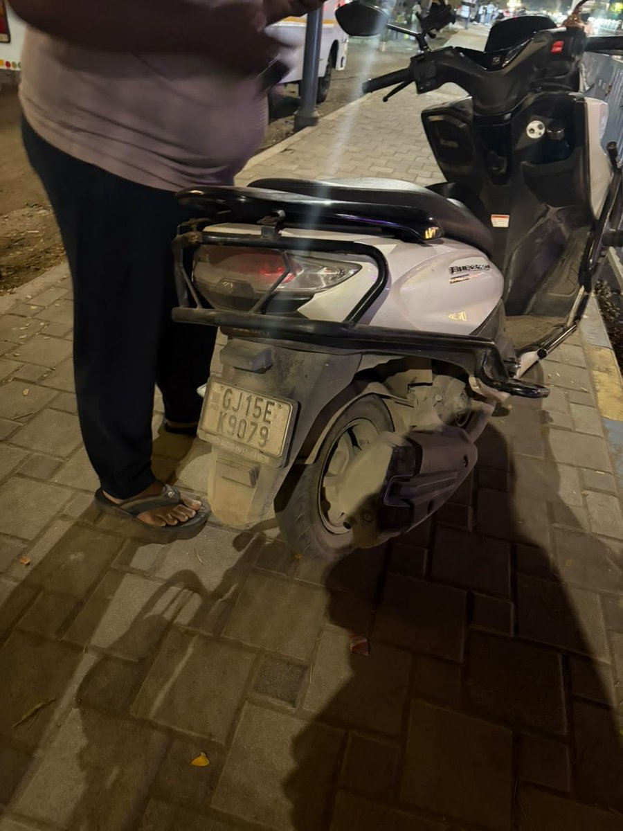 tsingh833's tweet photo. @rapidoapp_  you are worst service provider , atleast have a background check of your riders ,firstly they are overcharging and secondly when fellow riders are following rules and accepting the fair they are threating them. 
Atleast have some background verification. https://t.co/VR4MvOSnz4