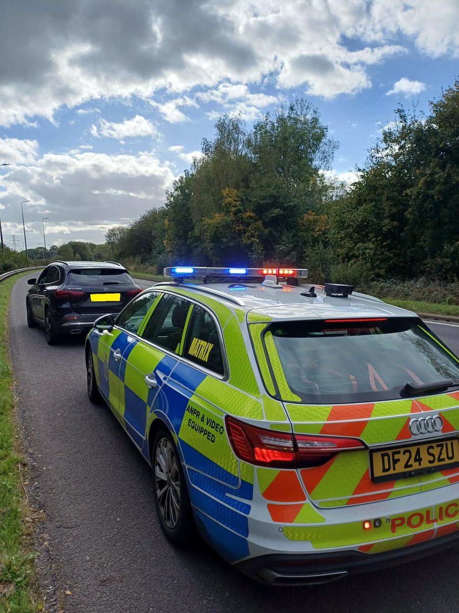 MerPolTraffic's tweet photo. Following a stop check of this Motability vehicle on the M6, officers detected a strong smell of cannabis from inside. A search uncovered Class A &amp; B drugs, along with this lock knife. All three occupants arrested for multiple offences and vehicle #seized. 🚔 #RoadsPolicing https://t.co/JpFGJ7E4tj
