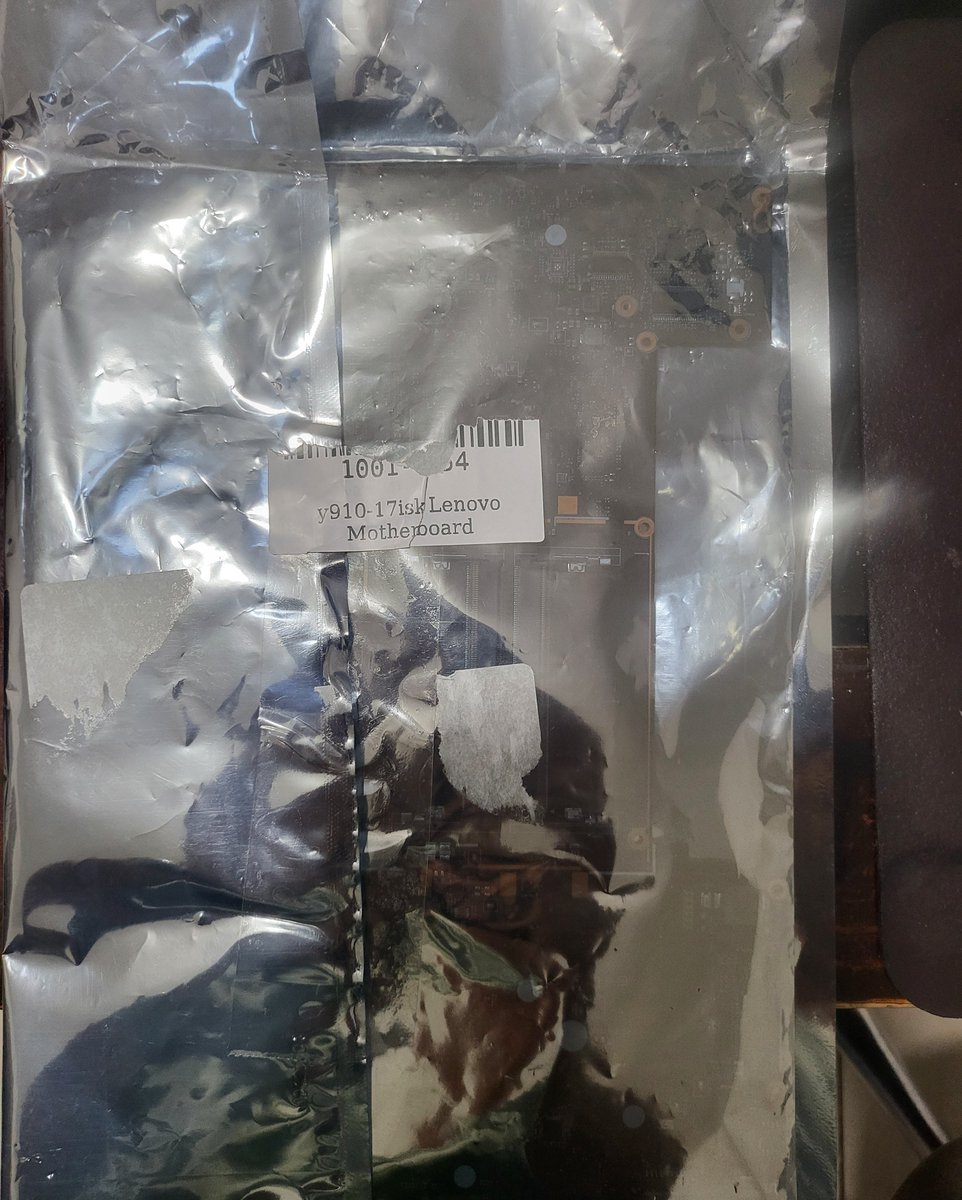 JessFer93677510's tweet photo. Compré hardware en eBay y enviaron un modelo falso e incompatible. eBay cerró el caso arbitrariamente y @nu_mx avala el fraude ignorando pruebas fotográficas y cobrándome $2,376 (Folio 910ca10f5180). Exijo pre-arbitraje @MastercardMEX @Mastercard @CONDUSEFMX https://t.co/iyWLUaEysx