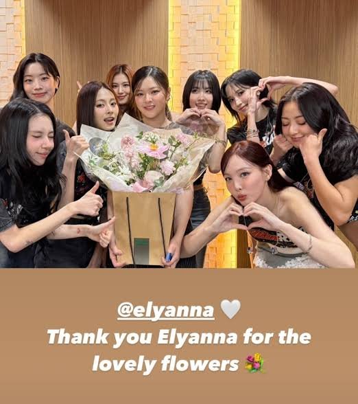 YanYan28_'s tweet photo. We Pray de Coldplay fue pensada como una canción anti Guerra y pro palestina. Llamar a artistas como Twice y Tini que son conocidas mundialmente fue para esparcir el mensaje, llamar a Elyanna fue darle voz a Palestina

#OncesForPalestine #TWICE #OncesAgainstGenocide https://t.co/wrdpYAQNnd