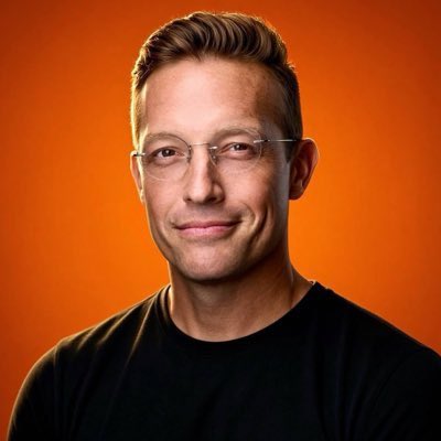 greendragonhq's tweet photo. Big day for @bennyjohnson https://t.co/rIPBsOXkW5