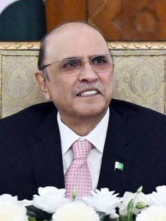 TweetShivangiii's tweet photo. 🚨 BREAKING: PAKISTAN PRESIDENT DECLARES EMERGENCY IN THE COUNTRY! https://t.co/bAgSn1wFYW