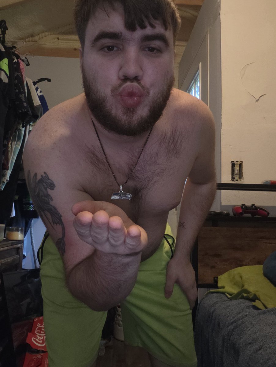 DeadHawks19's tweet photo. @Sandraroseeyihx Any females want to be spoiled 🥰❤️🥵💋 https://t.co/6Fx5avB8Ol