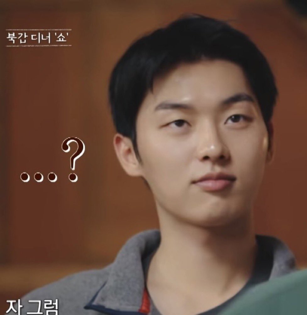 shaesollow's tweet photo. 일주일뒤 시험인데 머리에 수호시은 생각이 가득해서 전공지식?ㅋㅋ든게없었고 족보펼쳣다가 외계어가 가득해서 할말을잃음 아무래도이건내탓이아니겟지만? 당분간 공부하고올게요… https://t.co/EP1HX2T0mC