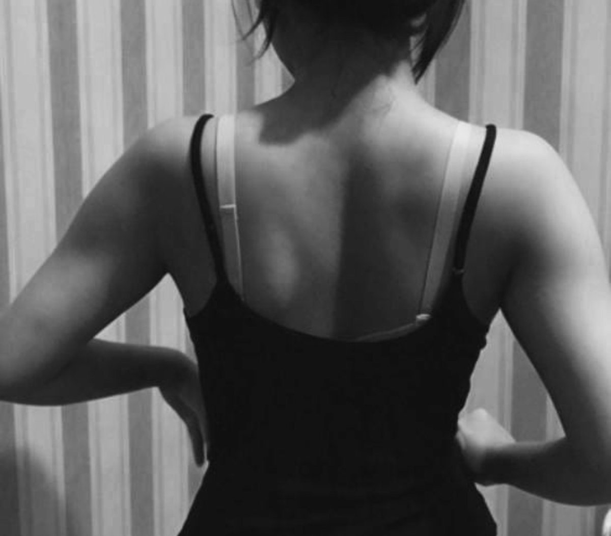 SeiYes19's tweet photo. kinda miss ma old body wekekek, skrg lembek bngt kek squishy https://t.co/AVj7zOtDld