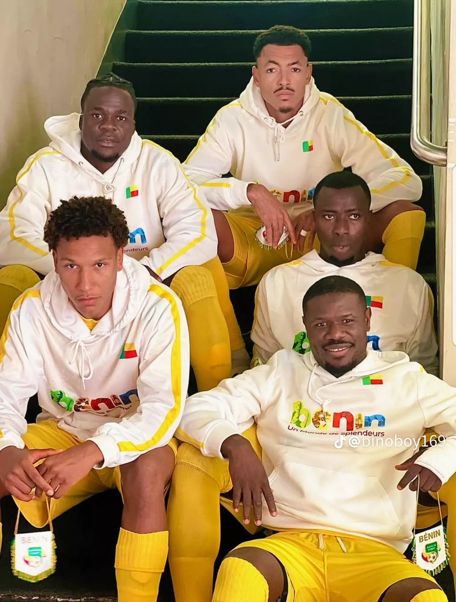 adjaoali_'s tweet photo. 🇧🇯 Vous l’avez tant demandé, il est enfin disponible ! 🔥

Le sweat à capuche Marque Bénin, aperçu lors de Bénin 🇧🇯 – Argentine 🇦🇷, est en précommande à 20 000 FCFA.

🛍️ Commandez sur https://t.co/5YylakKxPe

Portez fièrement le Bénin ! 🇧🇯

#VisitBenin #ExploreBenin https://t.co/WPl5pVbfwr