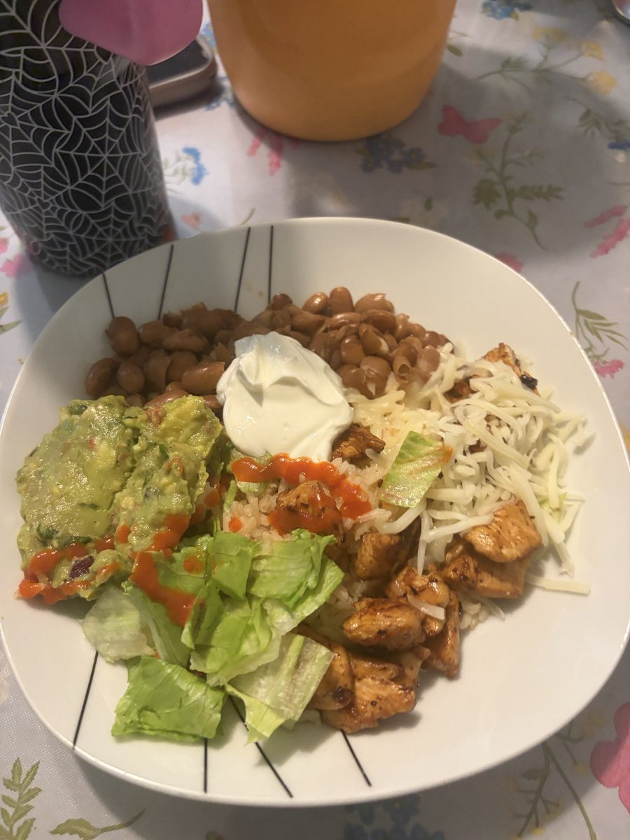 Bachicals's tweet photo. I’m hoping that this is my omad for the day goodness it left me stuffed it’s hard to even hit my geek https://t.co/bMeoFaj4vd